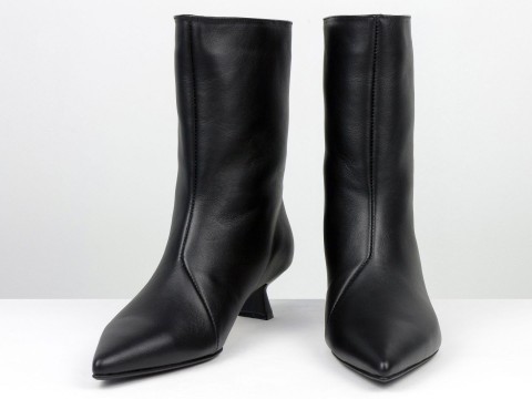 Женские черные кожаные ботинки на небольшом каблуке «Kitten Heel»