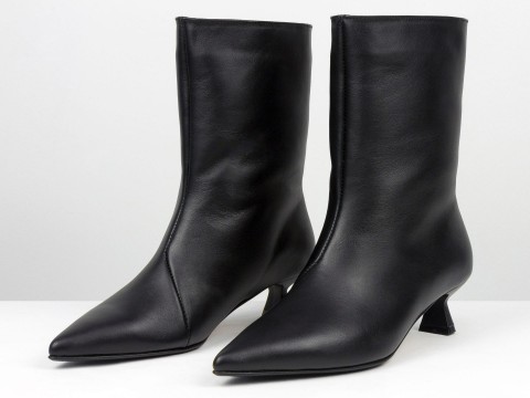 Женские черные кожаные ботинки на небольшом каблуке «Kitten Heel»