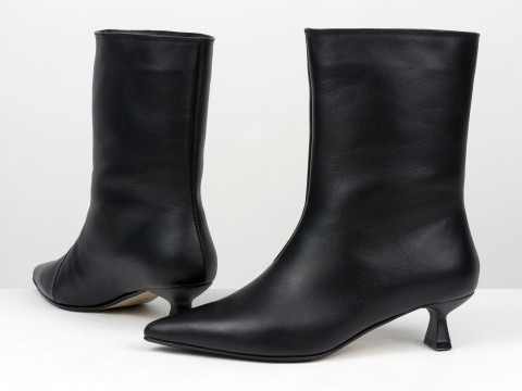 Женские черные кожаные ботинки на небольшом каблуке «Kitten Heel»