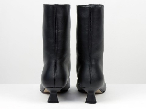 Женские черные кожаные ботинки на небольшом каблуке «Kitten Heel»