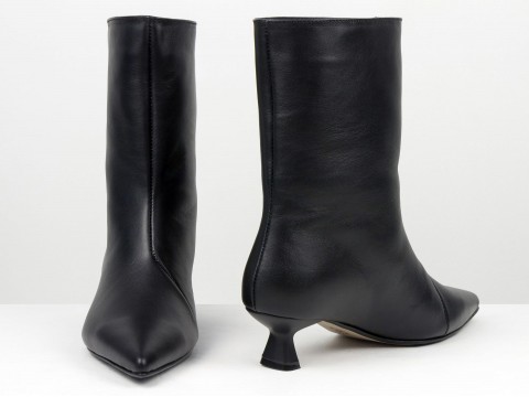 Женские черные кожаные ботинки на небольшом каблуке «Kitten Heel»