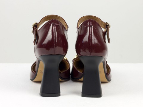 Дизайнерские бордовые лаковые  босоножки на стильном каблуке из натуральной итальянской кожи с золотой фурнитурой, С-2211-10