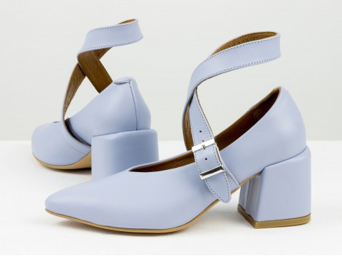 Дизайнерські туфлі на невисокій обтяжній підборі з натуральної італійської шкіри блакитного кольору, Т-2152-03