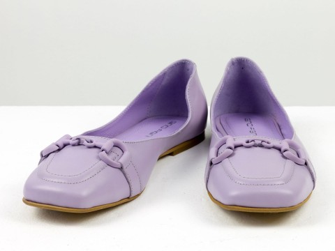 Літні туфлі з італійської шкіри лавандового кольору на низькому ходу з ланцюжком попереду , Т-2227-03