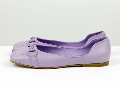 Літні туфлі з італійської шкіри лавандового кольору на низькому ходу з ланцюжком попереду , Т-2227-03