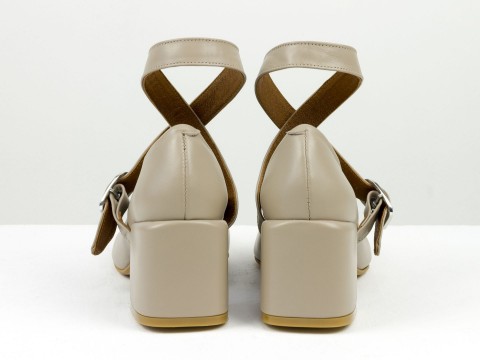 Дизайнерські туфлі на невисокому обтяжному підборі з натуральної італійської шкіри бежевого кольору, Т-2152-02