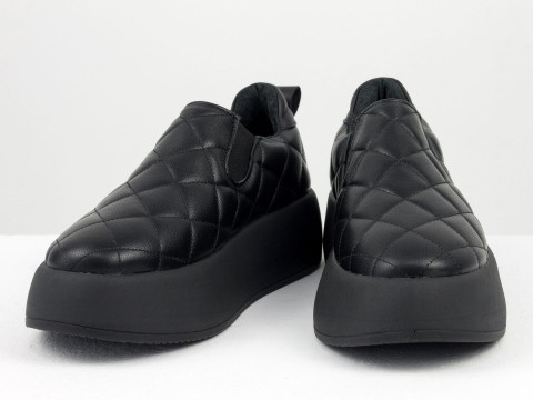 Жіночі чорні туфлі з натуральної стьобаної шкіри на потовщеній підошві, Т-2244-01