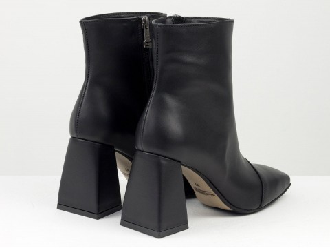 Жіночі монохромні черевики чорного кольору з натуральної шкіри , Б-2206-05