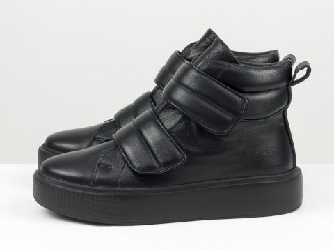 Жіночі черевики з натуральної м'якої шкіри чорного кольору з липучками на полегшеній підошві, Б-2250-01