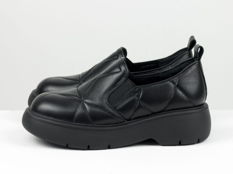 Женские черные туфли из натуральной стеганой кожи на обегченной подошве, Т-2249-01