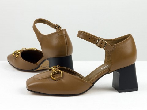 Дизайнерские босоножки на невысоком каблуке из натуральной итальянской кожи карамельного цвета с золотой фурнитурой, С-2211-16