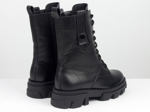 Жіночі чорні високі черевики з натуральної шкіри на шнурівці та з блискавою на тракторной підошві, Б-2328-02