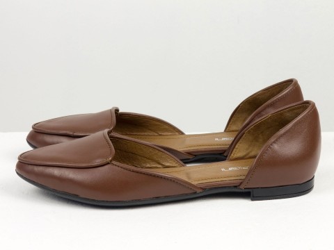 Коричневі туфлі човники на низькому ходу з натуральної шкіри