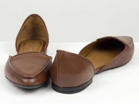 Коричневі туфлі човники на низькому ходу з натуральної шкіри