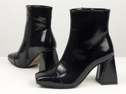 Жіночі монохромні черевики чорного кольору з натуральної шкіри наплак  , Б-2206-06