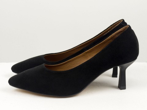 Дизайнерские туфли лодочки на  каблуке из натуральной итальянской замши черного цвета,  Т-2116-11
