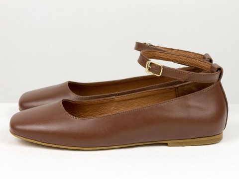 Жіночі коричневі туфлі з натуральної шкіри та ремінцем, Т-2320-05