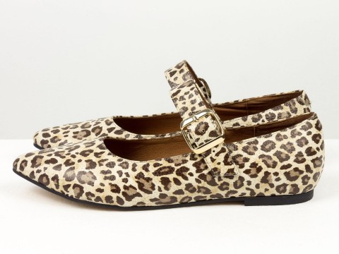 Жіночі туфлі на низькому ходу з натуральної шкіри "бежевий леопард"  з золотою пряжкою, Т-2406-02