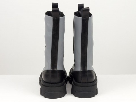 Дизайнерські високі черевики "челсі" у поєднанні чорної та сірої натуральної шкіри з гумою на тракторній підошві, Б-2230-07