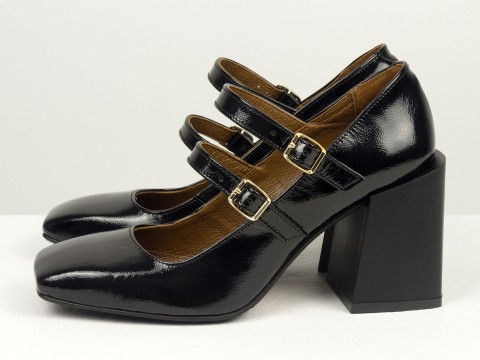 Дизайнерські туфлі з натуральної чорної лакової шкіри на стійкому каблуці з пряжками, Т-2049-08