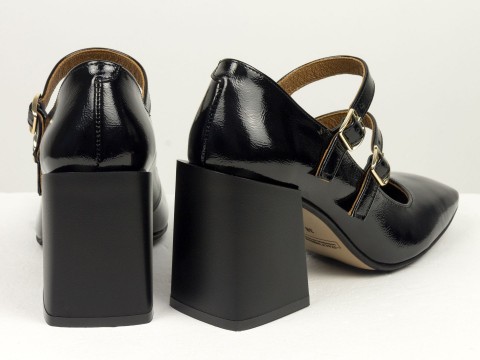 Дизайнерські туфлі з натуральної чорної лакової шкіри на стійкому каблуці з пряжкам, Т-2049-08