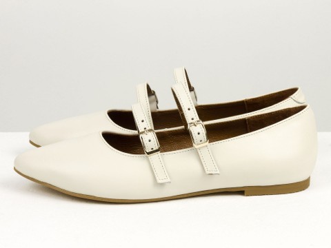 Жіночі туфлі на низькому ходу з натуральної шкіри молочного кольору з пряжками, Т-2404-01