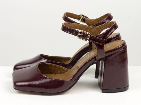 Дизайнерские бордовые лаковые  босоножки на обтяжном каблуке из натуральной итальянской кожи с открытой пяткой, С-2401-01