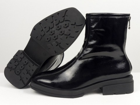 Жіночі черевики з натуральної лакованох шкіри чорного кольору з квадратним носом, Б-2176-16