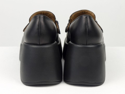 Стильні туфлі-лофери із натуральної шкіри чорного кольору на потовщеній підошві зі срібною фурнітурою,Т-2416-01