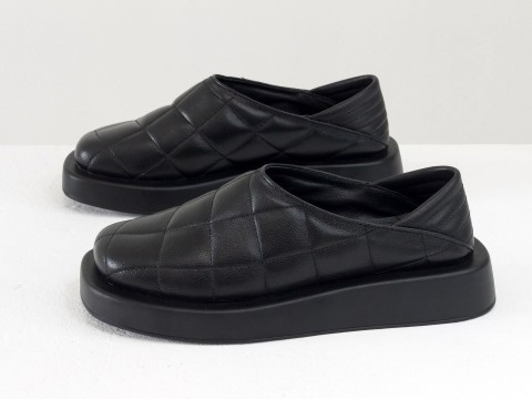 Жіночі чорні туфлі з натуральної стьобаної шкіри на потовщеній чорній підошві, Т-2157-01
