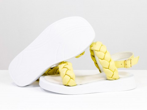 Жіночі жовті дуті босоніжки "кіски" на потовщеній підошві з натуральної шкіри на білій підошві.