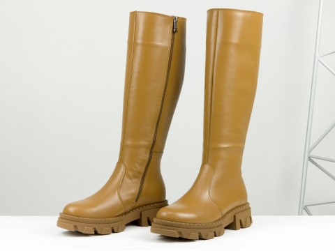 Осінні чоботи карамельного кольору з натуральної шкіри на карамельній потовщеній підошві, М-2064-08