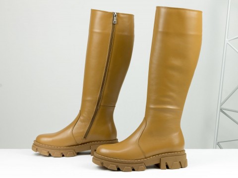 Осінні чоботи карамельного кольору з натуральної шкіри на карамельній потовщеній підошві, М-2064-08