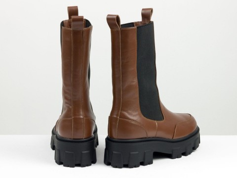 Дизайнерські високі черевики "челсі" з натуральної коричневої шкіри з резинками на тракторній підошві, Б-2230-03