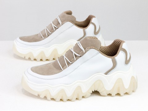 Женские светло-белые  кроссовки из кожи с вставками из замши на утолщенной подошве, Т-2108-01