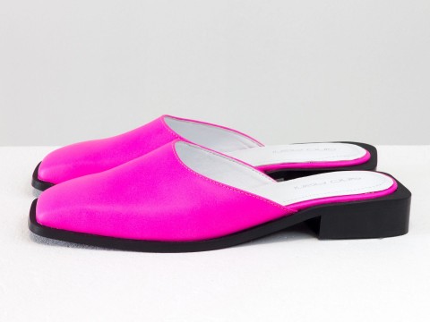 Дизайнерские мюли из натуральной кожи розового цвета неон на квадратном каблуке