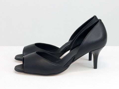 Літні туфлі з відкритим носиком на невисокій шпильці з натуральної шкіри чорного кольору, С-1956-09