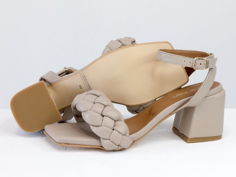 Дизайнерские бежевые босоножки "косички" на расклешенном обтяжном каблуке из натуральной итальянской кожи