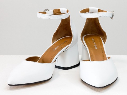 Женские классические туфли с ремешком из натуральной кожи белого цвета