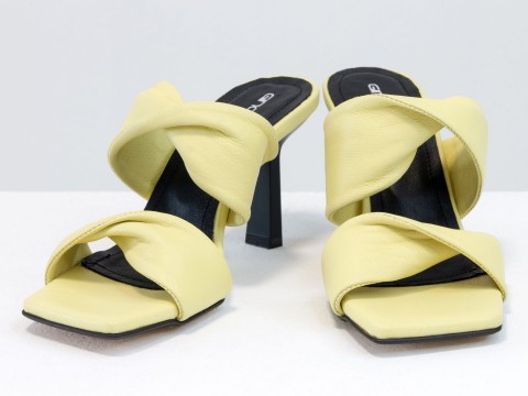 Дизайнерские желтые  шлепанцы на  матовом каблуке рюмочка из натуральной итальянской кожи