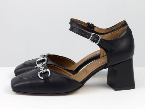Дизайнерские черные босоножки на необтяжном каблуке из натуральной итальянской кожи с серебряной фурнитурой, С-2211-12