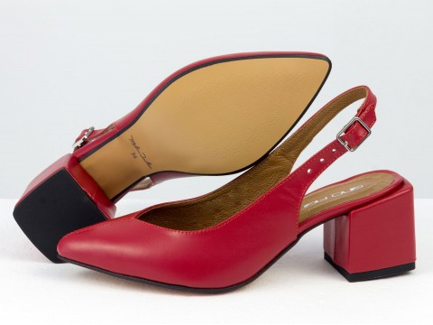 Червоні туфлі на квадратних підборах з відкритою п'ятою з натуральної шкіри