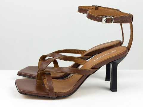 Дизайнерские коричневые босоножки на каблуке выполнены из натуральной итальянской кожи, С-2313-07