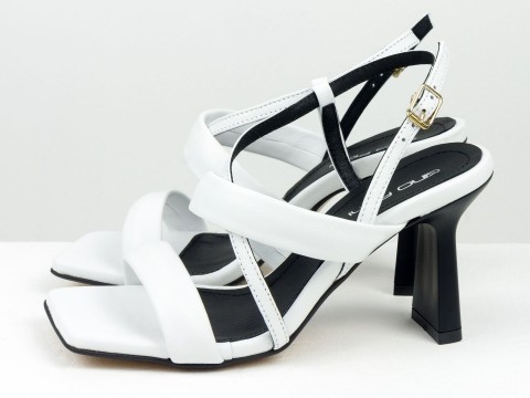 Дизайнерские белые  туфли на невысоком каблуке "рюмочка" из натуральной итальянской кожи ,  С-2222-04
