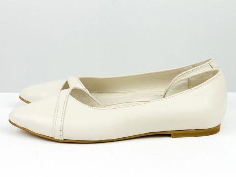 Жіночі туфлі на низькому ходу з натуральної шкіри молочного кольору, С-2224-07