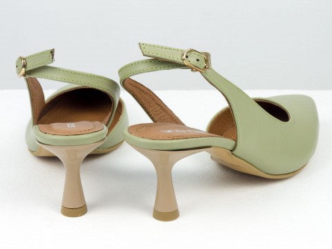 Оливкові туфлі з натуральної шкіри  з відкритою п'ятою на підборі рюмочка 