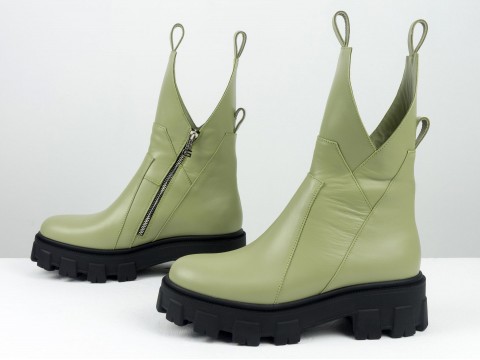 Жіночі оливкові високі черевики з натуральної шкіри асиметричного крою, Б-2104-11