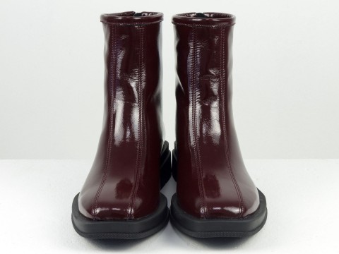 Жіночі черевики з натуральної лакованох шкіри бордового кольору з квадратним носом, Б-2176-11