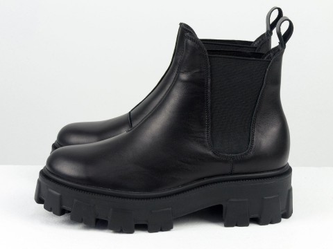 Жіночі черевики "челсі" із натуральної  чорної шкіри на тракторній підошві, Б-2058-04