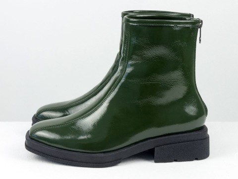 Жіночі черевики зеленого кольору з натуральної лакованої  шкіри на низьких підборах, Б-2176-10